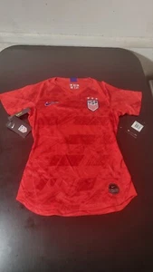 USA Women’s Soccer Jersey Nike Women’s Size XS - Picture 1 of 9