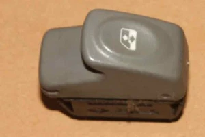 Fensterheberschalter Renault Twingo Stecker 5-Polig BJ 2002 - Bild 1 von 2