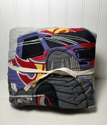 Pottery Barn Kids Monster Trucks™ Standard Sham Standard Sham Mono Andrew Foto 1 de 4