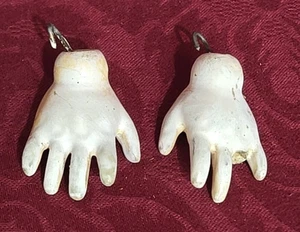 Paar antike Komposition Puppenhände - Bild 1 von 5