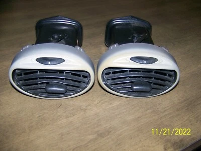 Ford Focus 2003. Ventilación del calentador de aire acondicionado. 98AB19893DBW Foto 1 de 3