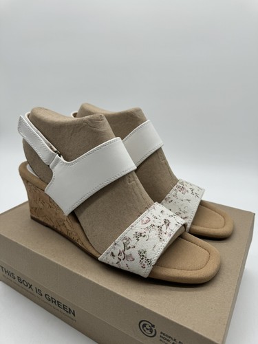 Sandalo Clarks Kyarra Faye in pelle bianca nel Regno Unito 8 nuovi di zecca