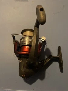 Matzuo MZ-230 Spinning Reel Great Condition red - Picture 1 of 3