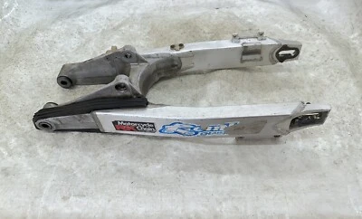 USADO OEM 91 1991 SUZUKI RM 125 RM125 BRAZO DE NATACIÓN TRASERO BASCULANTE 61000-27C22 Foto 1 de 4