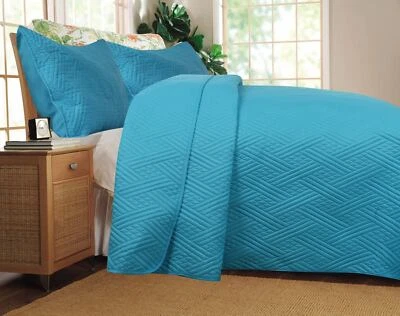 DaDa Bedding Gentle Waves Turquoise Teal Light Blue Lagoon Quilted Bedspread Set - Image 1 of 4