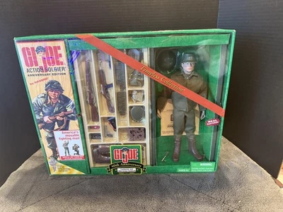 Nuevo - Soldado de acción del 40 aniversario GI JOE sin abrir con armario de madera Foto 1 de 4
