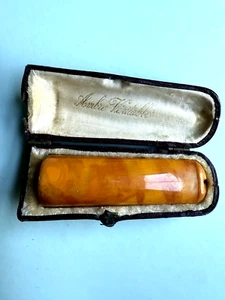 VINTAGE ANTIQUE EGG YOLK BUTTERSCOTCH AMBER CIGAR HOLDER IN LEATHER CASE - Picture 1 of 9