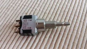 3 Stk. seltene Drucktaster 1x UM Wechseltaster max. 6A max.250V (3A) KNITTER - Picture 1 of 1