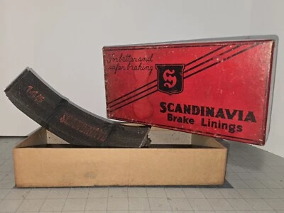 Juegos de zapatas de freno moldeados con respaldo de alambre Escandinavia 145 1935-36 Chrysler DeSoto  Foto 1 de 4