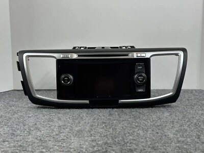 Remanufactured 13,14,15 Honda Accord Radio Cd Display Screen 39101-T2A-A810-M1 - Image 1 of 4