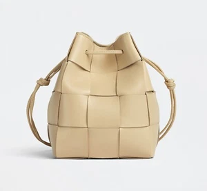 BOTTEGA VENETA Porridge Cassette Small Intrecciato Leather Crossbody Bucket Bag - Picture 1 of 9