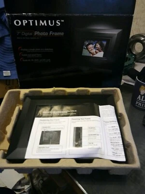 NEW 7" Optimus 16-468 16MB 480x234 Widescreen Digital Wood Photo Frame (Black) - Image 1 of 3