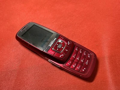 Samsung SGH D600 Red (Unlocked) Mobile Phone - Image 1 of 4