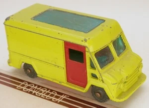 Vintage Husky Commer Walk-Thru Van Chartreuse Green  Delivery Truck 2.5" Long - Picture 1 of 2