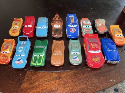 Lote de 15 Coches Disney Pixar Diecast Plástico Metal Coches de Juguete Mater Lightning  Foto 1 de 4