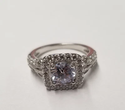 Anillo de cojín redondo Diamonique Halo Milgrain chapado en platino plata esterlina talla 7 Foto 1 de 4