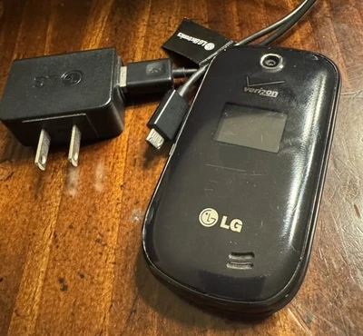 LG Revere 3 VN170 Verizon Flip Cell Phone Black – Tested, Powers On - Image 1 of 4