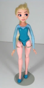 2018 ~ Disney Hasbro Frozen 11" Elsa Barbie Doll - Bild 1 von 7