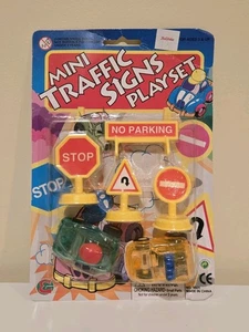Mini juego de señales de tráfico 2000 vintage nuevo sellado - Imagen 1 de 2