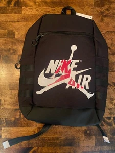 Neu mit Etikett 15" Jordan Rucksack, schwarz, Molle Seiten - Bild 1 von 4