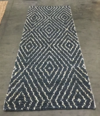 Alfombra manchada trasera NEGRO/MARFIL 2'-6" X 8' precio reducido 1172659298 BOH702A-28 Foto 1 de 4