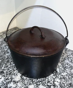Antique Unmarked Cast Iron Dutch Oven with Lid and Wire Handle - Picture 1 of 8