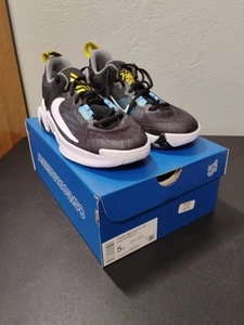 Nike Giannis Immortality 2 GS Basketballschuhe Größe 5Y Kinder schwarz weiß neu Karton - Bild 1 von 10