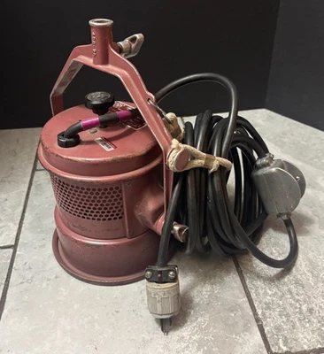 Mole-Richardson 4081 Molequartz Mickey-Mole light (14433) - Image 1 of 4