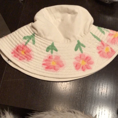 ¡NUEVO! Raro sombrero cubo floral Romoualda Foto 1 de 4