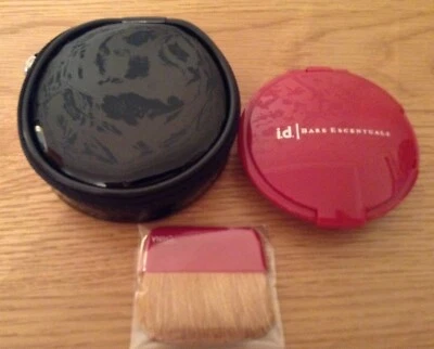 BareMinerals Compact with Brush & Case 💄 - Image 1 of 4