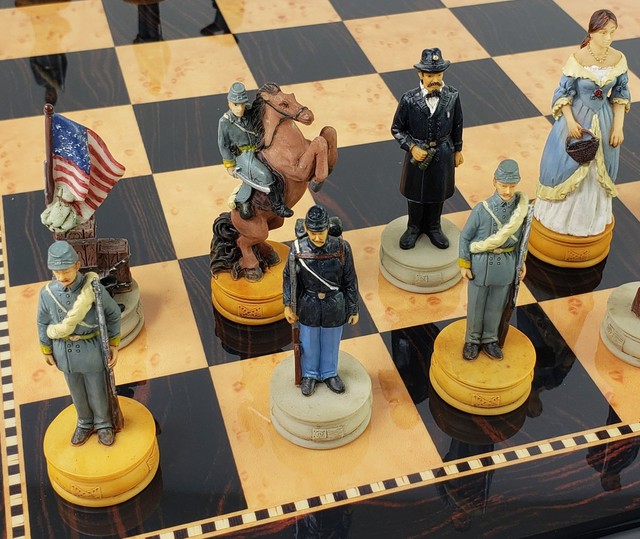 SAC American Revolutionary War Chess Set Ivory&Red With Wooden Board UK  made.