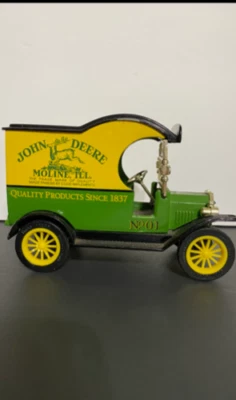 BANCO DIECAST JOHN DEERE (MODELO - RÉPLICA DE COCHE DE REPARTO T FORD 1912) Foto 1 de 4