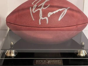 Peyton Manning HOF Signed Duke Football w/custom Display Case JSA PSA / DNA - Picture 1 of 12
