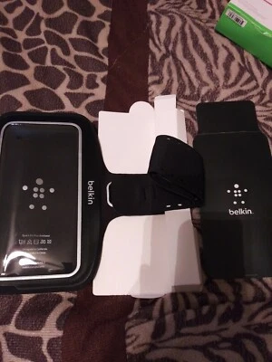 Belkin Sport-Fit Plus 臂带保护壳 适合 Apple iPhone 6/6s - 黑色  — 第 1/4 张图片