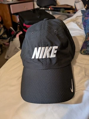 NIKE Golf Club Sombrero Ligero Bajo Perfil Dri-fit Activo M/L Negro Foto 1 de 4