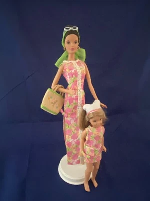 Juego de regalo Barbie con muñeca Stacie Lilly Pulitzer (etiqueta plateada, 2005) Foto 1 de 4