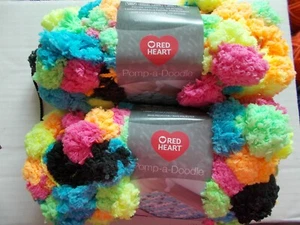 Hilo jumbo Red Heart Pomp-a-Doodle, luces brillantes, lote de 2 (14 yardas ea) - Imagen 1 de 2