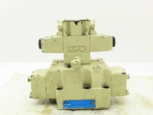 Vickers DG5V-H8-3C-E-T-P7-H-80-JA758 Directional Control Solenoid Valve 24VDC - Picture 1 of 8