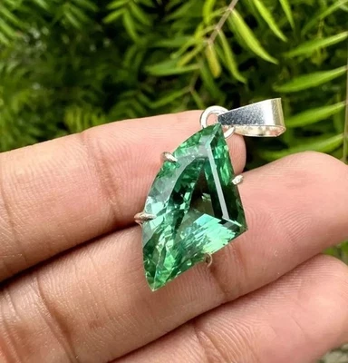 24 CT Certified Parti Sapphire Loose Gemstone 925 Solid Silver Pendant Q515 - Image 1 of 4