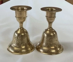 Vintage 2er Set Kerzenständer massiv Messing geätzt Glockenform Deko ZY Indien - Bild 1 von 9
