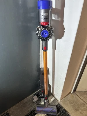 Dyson V8 Kabelloser Staubsauger - Bild 1 von 4