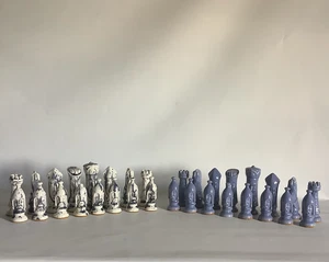 Vintage 1960er Duncan Keramik Mittelalter blau & weiß gesprenkelt glasiert Schachfiguren Set - Bild 1 von 24