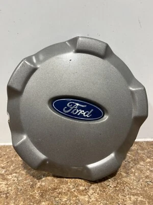 2005 FORD ESCAPE CENTER CAP. 6 1/2 DIAMETER. 16" WHEEL - Image 1 of 3