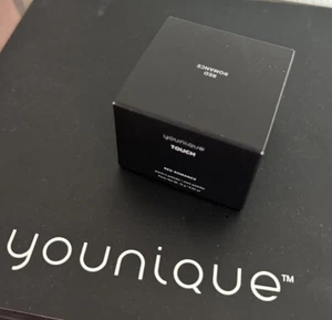 Younique  1 Pocket Palette Red Romance - Picture 1 of 3