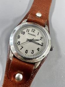 Fossil TR1077 Analog Quartz Watch Leather Band Unisex Size - Picture 1 of 10