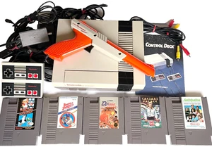CONSOLA ORIGINAL NINTENDO NES-001 Y 2 MANDOS Y PISTOLA ZAPPER Y CABLES Y 5 JUEGOS - Imagen 1 de 15
