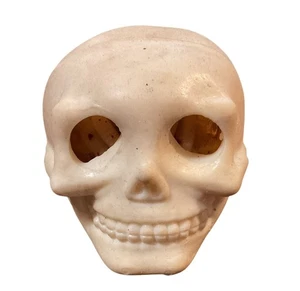 Halloween zerdrückbarer Schädel Stressabbau Spielzeug mit Würmern innen 2,5" x 2,5" Brutto - Bild 1 von 4