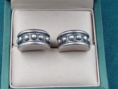 古董墨西哥纯银螺丝背半圆形耳环:0.75 x 0.5 — 第 1/4 张图片