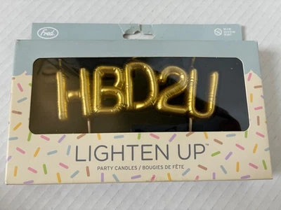 Fred Lighten Up HBD2U Fiesta de Cumpleaños Pastel Vela Metálica Dorada Foto 1 de 3