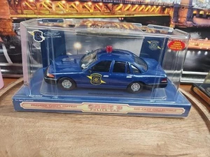 Code 3 Police Car Ford Crown Victoria 1/24 Michigan State Patrol W/Patch - Picture 1 of 19